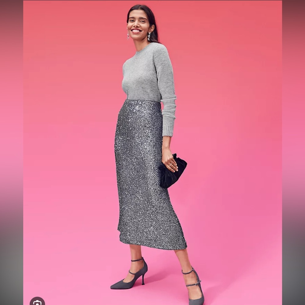 ANN TAYLOR SILVER SEQUIN SKIRT